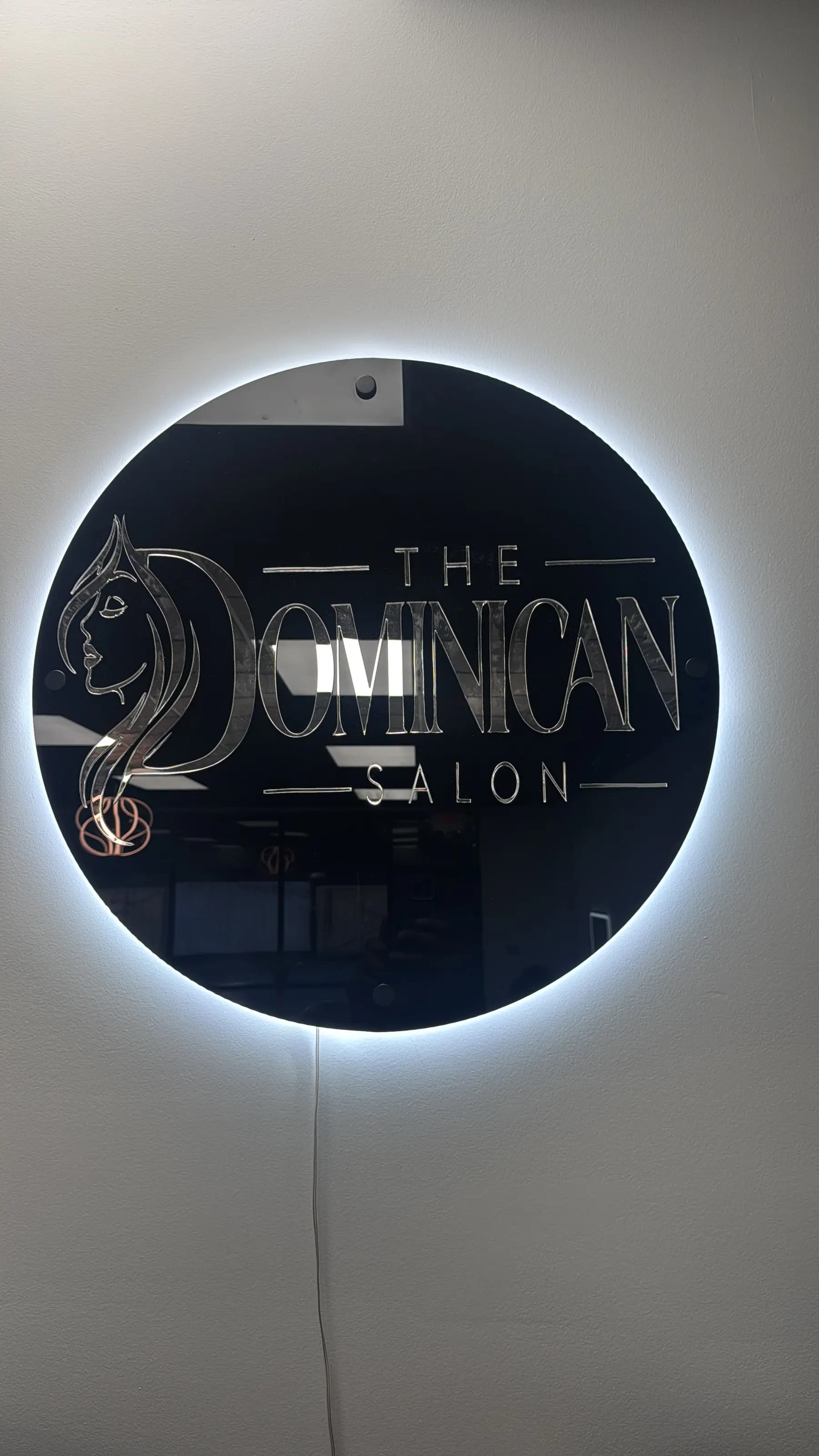 Inside the Salón
